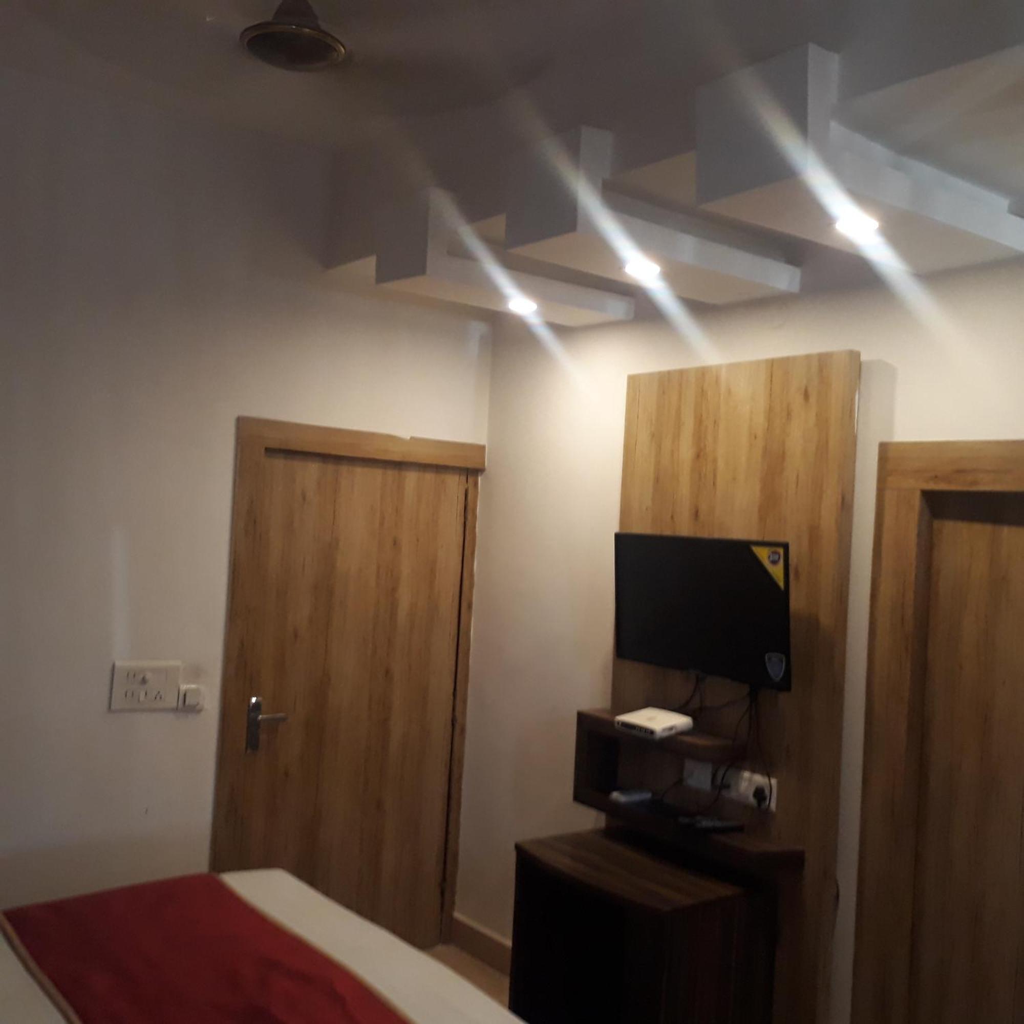 Hotel Ur Prayagraj Ngoại thất bức ảnh
